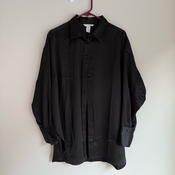 H&M Tops - H&M Black Button-Up Blouse